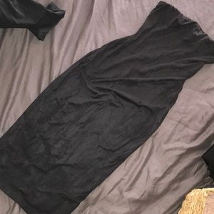 STRAPLESS BLACK DRESS